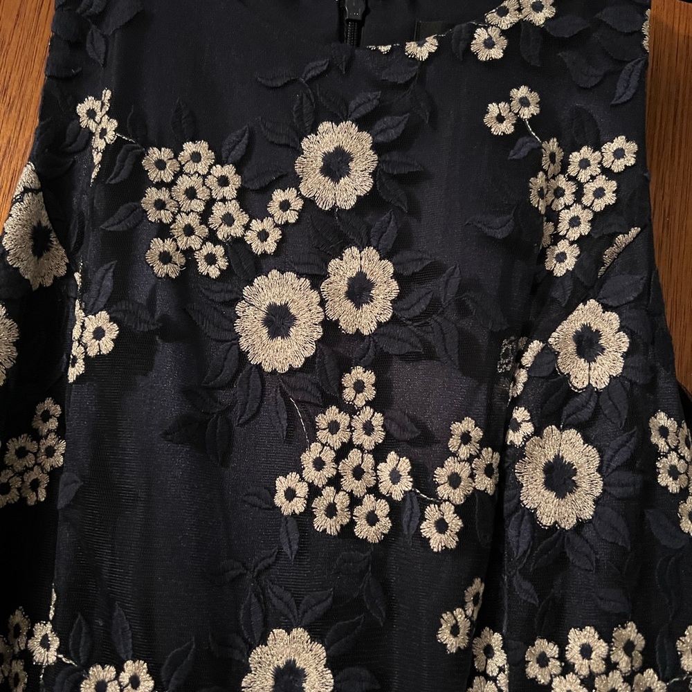 Tahari Fit and Flare Sz.8 Navy Floral Dress - Picture 3 of 8